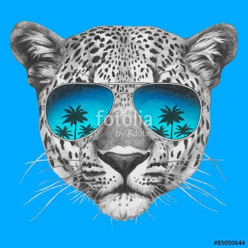 Hand drawn portrait of Leopard with mirror sunglasses. Vector is, Premium Kollekció