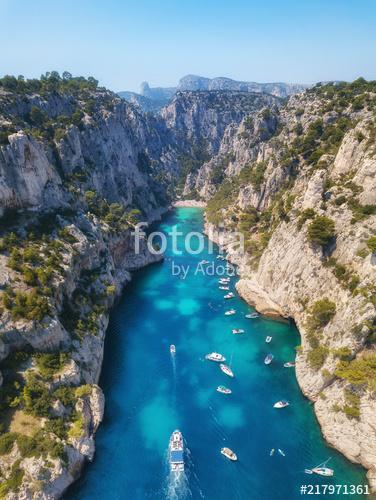 Yachts at the sea in France. Aerial view of luxury floating boat on transparent turquoise water at sunny day. Summer seascape fr, Premium Kollekció