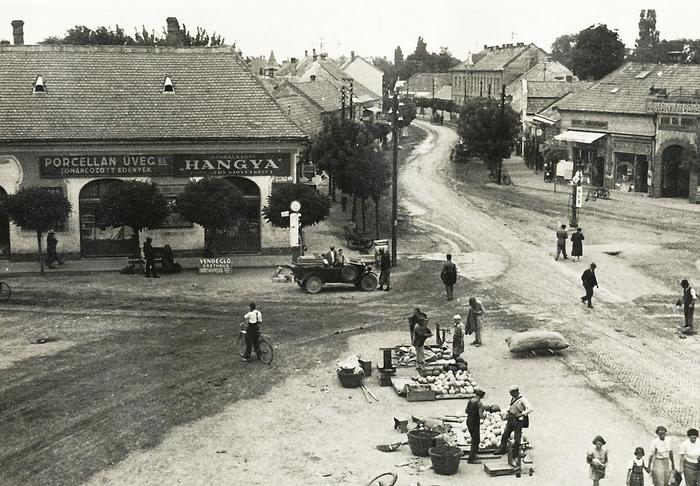 Siófok Fő tér, szemben a Fő utca a Sió felé nézve (1925), 