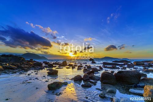 Beautiful colours of clouds and sky during sunrise at Rawai beach, Phuket, Premium Kollekció