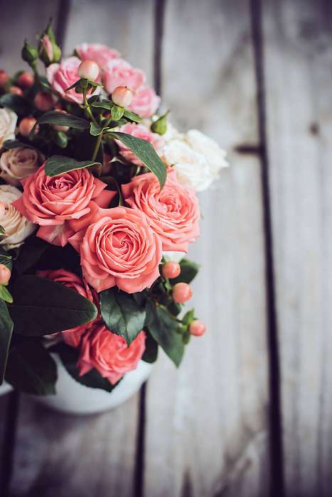 Bouquet of roses in vintage coffee pot, Premium Kollekció