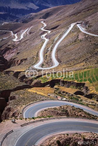 Út a Purmamarca színes hegyén, Jujuy Argentínában, Premium Kollekció