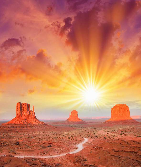 A Monument Valley, Utah. Gyönyörű táj nyári naplementében, Premium Kollekció