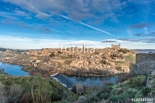 Toledo skyline. Alcazar and the (Tajo) tagus river. UNESCO world, Premium Kollekció