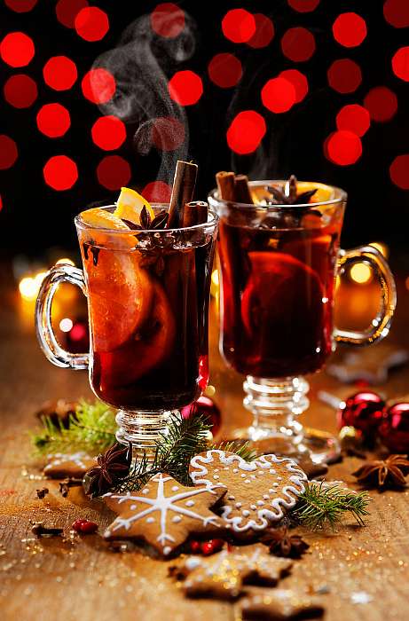 Karácsonyi forralt vörösbor, fűszerekkel és narancs színnel, Premium Kollekció