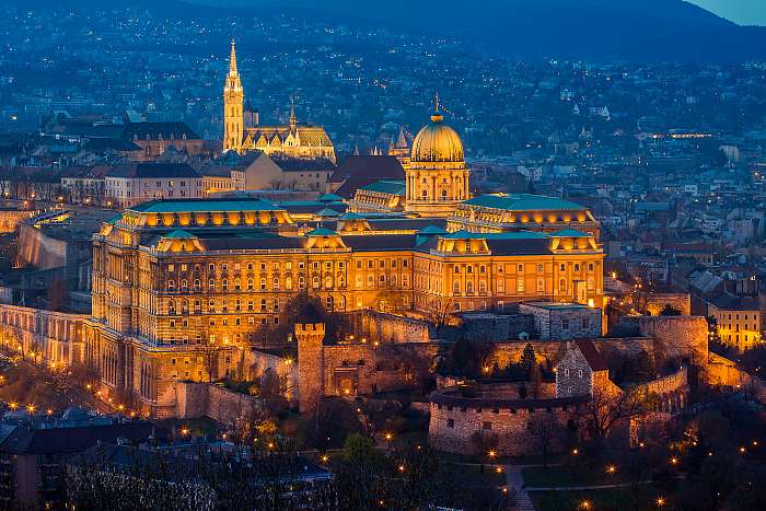 Budavári palota díszkivilágításban, Premium Kollekció