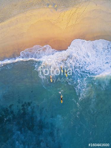 People going surfing at Bronte Beach, Premium Kollekció