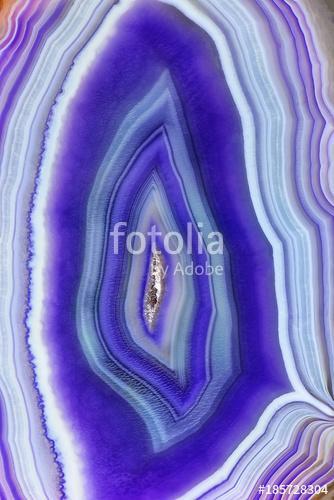 Amazing cross section of Violet Agate Crystal geode. Natural translucent agate crystal surface cut, Purple healing abstract stru, Premium Kollekció