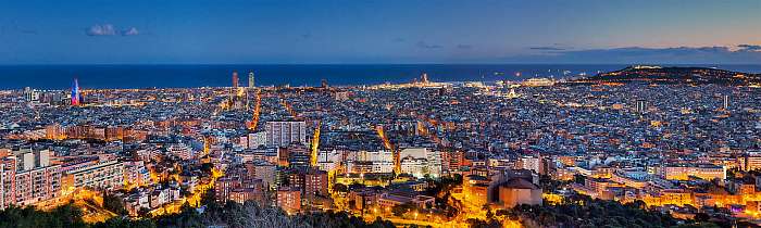 Panorama of Barcelona at dawn, Premium Kollekció