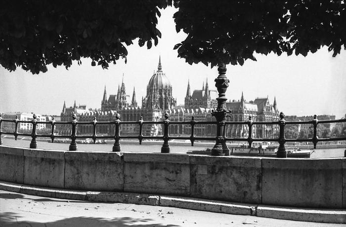 Bem (Margit) rakpart, szemben a Parlament (1939), 