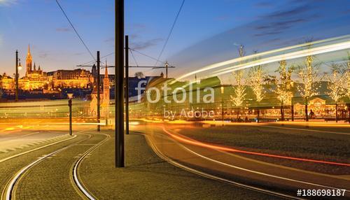 Villamosvilágítási nyomvonal mozgatása a budai történelmi épület, Premium Kollekció