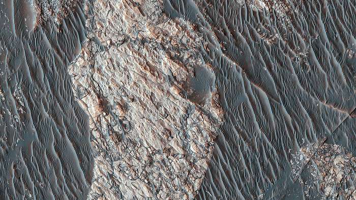 Világos túnusú sziklák, Mars felszín, Fotóművészek