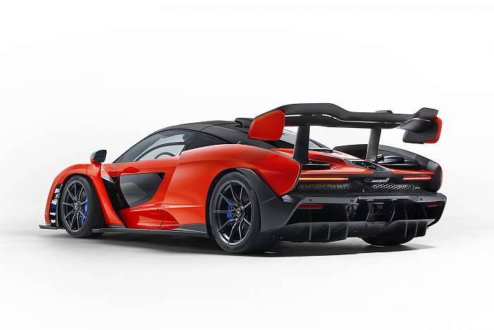 McLaren Senna hátulról - fehér háttéren, 