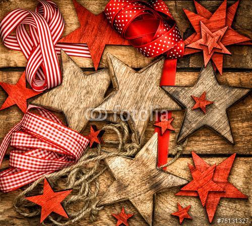 karácsonyi díszek fából készült csillagok és piros szalagok, Premium Kollekció