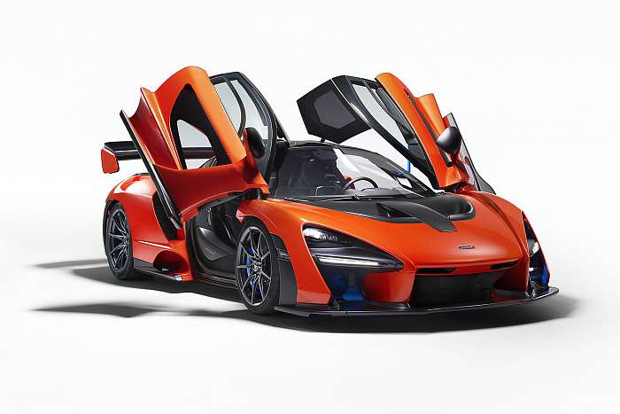 McLaren Senna előlről - fehér háttéren, 