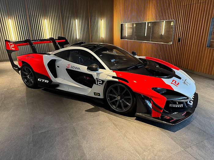 McLaren Senna - garázsban, 