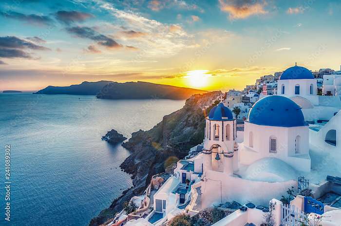 Gyönyörű naplemente Santorini szigetén, Oia faluban, Partner Kollekció