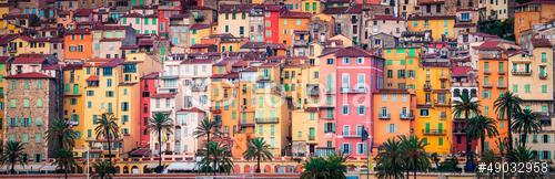 Provence színes falusi házak, Menton, Premium Kollekció