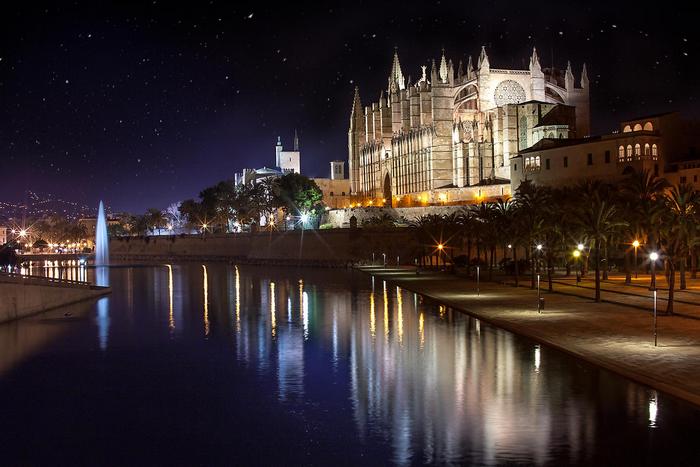 Le Sea katedrális éjszaka, Palma de Mallorca, 