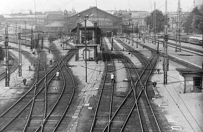 A Nyugati pályaudvar a Ferdinánd (Élmunkás) hídról nézve (1976), 