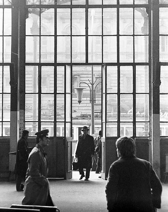 A Nyugati pályaudvar kijárata a Teréz (Lenin) körútra (1970), 