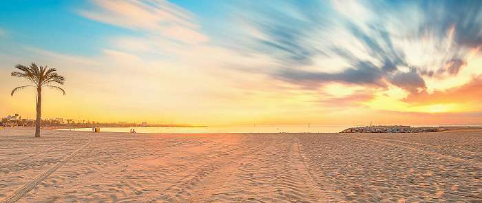 Barceloneta Beach in Barcelona at sunrise, Premium Kollekció