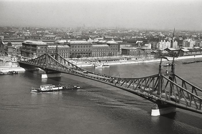 A Szabadság (Ferenc József) híd a Gellérthegyről nézve (1939), 