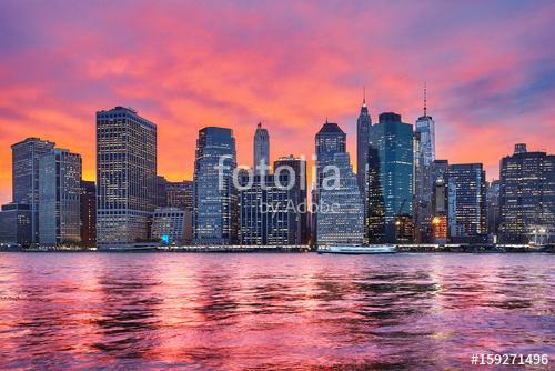 Lila naplementekor Manhattan felett, New York City, USA, Premium Kollekció
