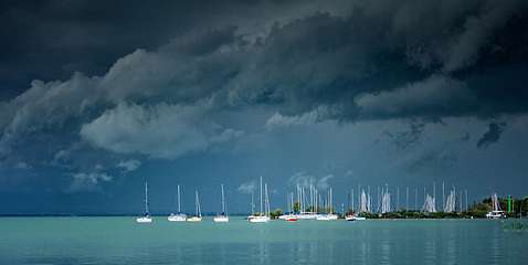 Vihar a Balaton felett vitorlásokkal, 