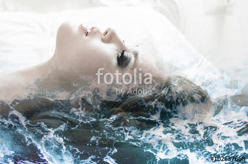 Double exposure of girl profile portrait and sea foam texture, Premium Kollekció