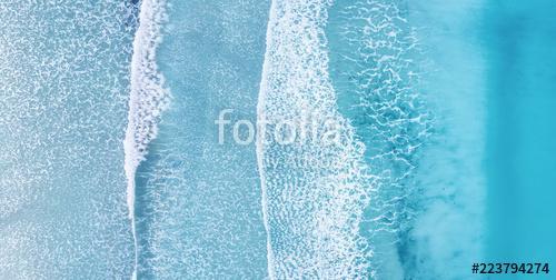 Beach and waves from top view. Turquoise water background from top view. Summer seascape from air. Top view from drone. Travel c, Premium Kollekció